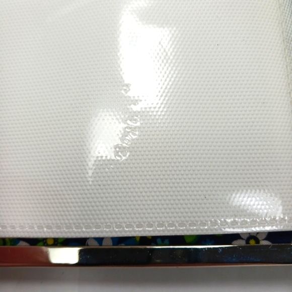 VERA BRADLEY Hugs & Kisses Photo Holder 2008 Daisy Daisy Pattern NWT - Picture 7 of 8